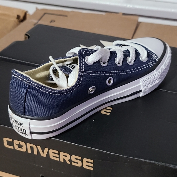 Convers - Picture 2 of 2